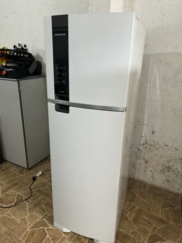 Geladeira Brastemp Fróis Free linda semi-nova um ano de uso faço frete grátis