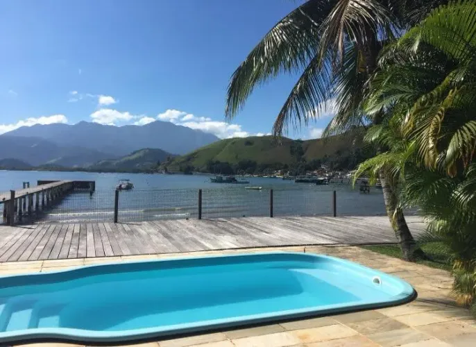 Sua nova vida de luxo começa à beira-mar em Angra dos Reis
