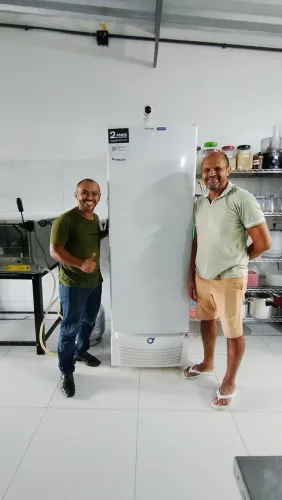 FREEZER VERTICAL TRIPLA AÇÃO 569 LITROS FRICON