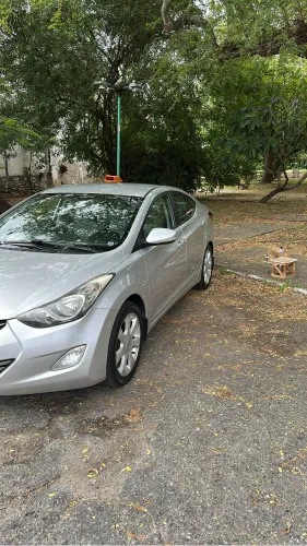 Hyundai Elantra GLS 1.8 16V Aut. 2012