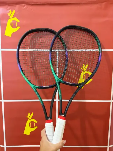 PAR Raquete de Tênis Yonex Vcore PRO 97D