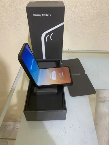 Samsung Galaxy Z Flip7 FE