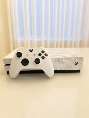 Xbox One S