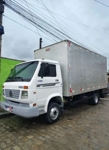 Caminhão VW worker 8-120 