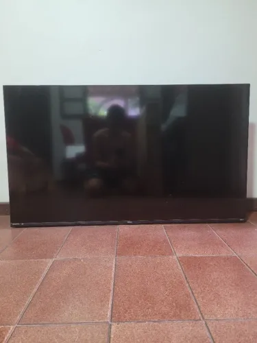 Tv roku 50" ( defeito painel / retirada de peça) 