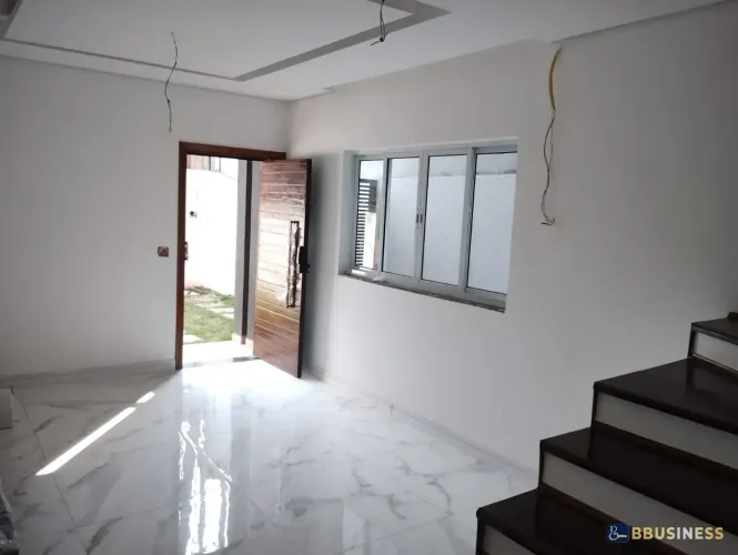 Casa à venda com 3 quartos, sendo 1 suíte - Jardim Mirna, Taboão da Serra, SP