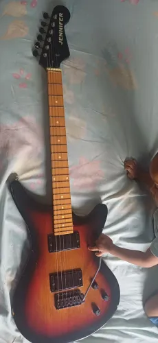 guitarra Jennifer dos anos 80/90