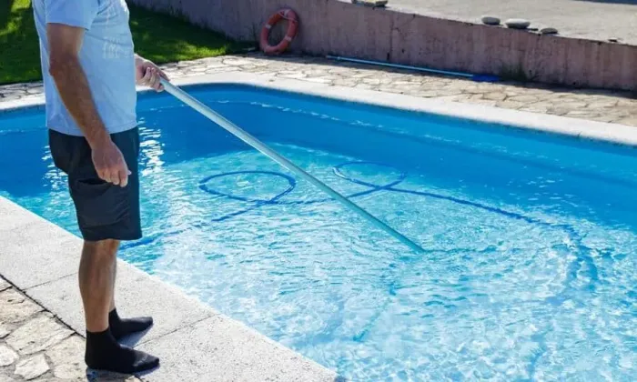 Limpeza e manutenção de piscina