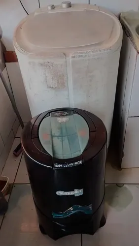 Vendo Tanquinho e centrífuga