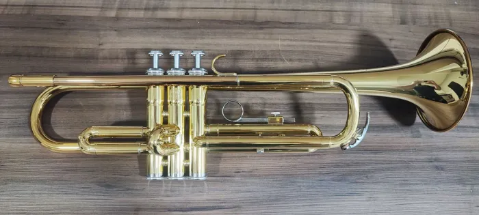 Trompete Yamaha YTR-1335