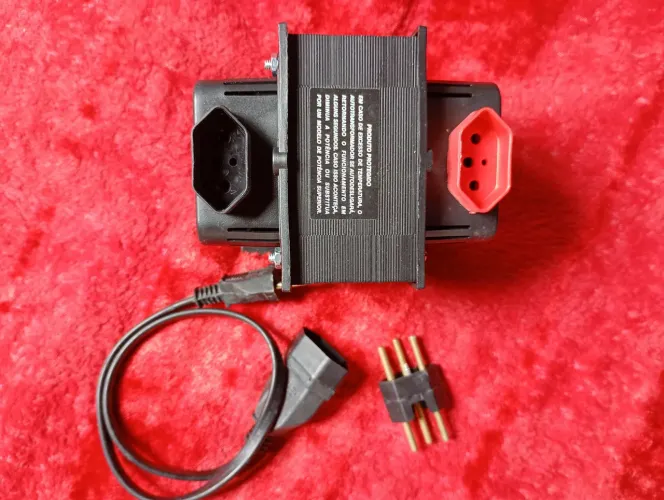 Auto transformador 2000VA