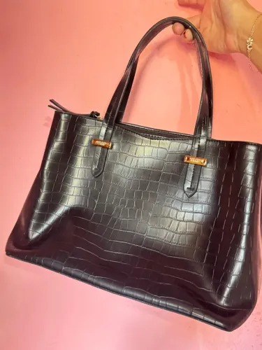 Bolsa Tote Arezzo Preta Textura Croco