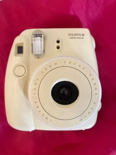 Câmera fugifilm polaroide instax 8 mini