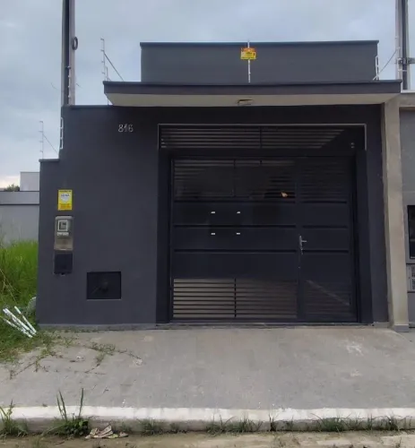 Casa à venda na Rua Padre José Benedito Alves Monteiro, Jardim Amália, Caçapava - SP