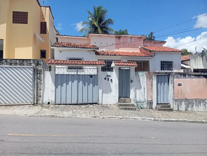 Casa a venda na Rua Índio Piragibe
