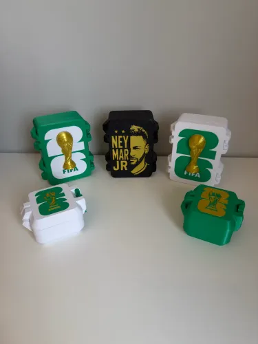 VENDO CAIXA DE FIGURINHAS DA COPA