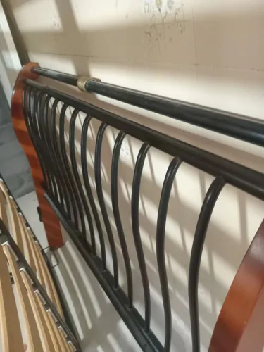 Vende-se 02 camas de casal com colchão