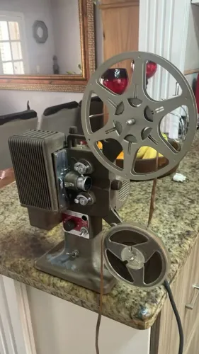 *FUNCIONA* Projetor de filme analógico vintage da Eastman Kodak, modelo Kodascope Eight