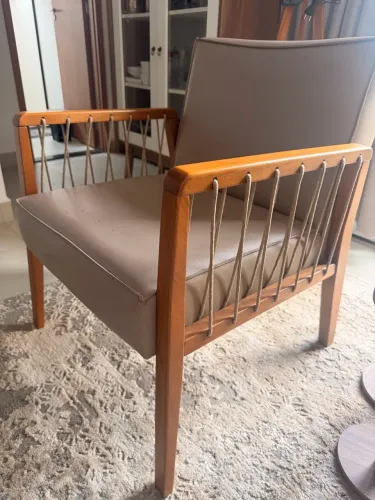 Duas poltronas em couro e corda náutica