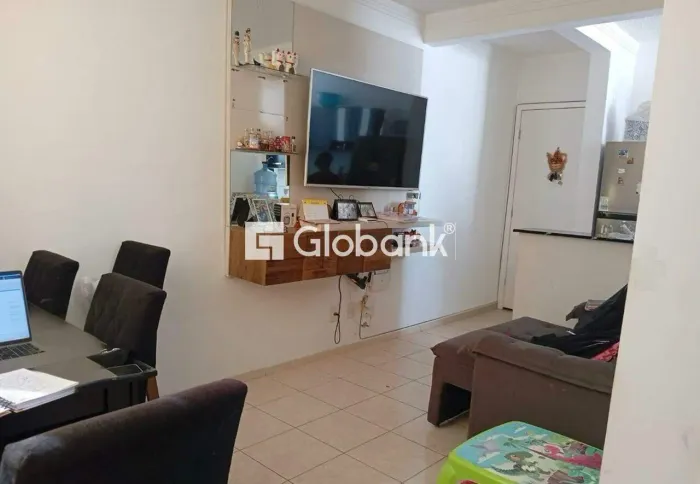 Apartamento de 02 quartos á venda em Condomínio no bairoo Belvedere