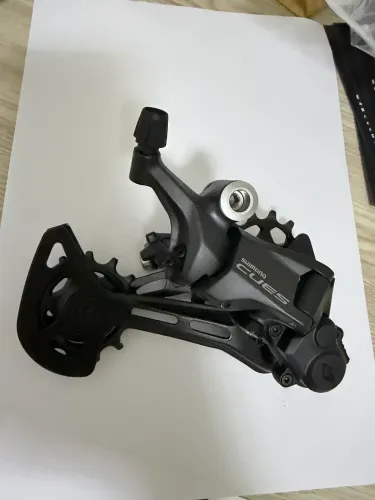 Câmbio traseiro NOVO Shimano Cues de 10,11 v 