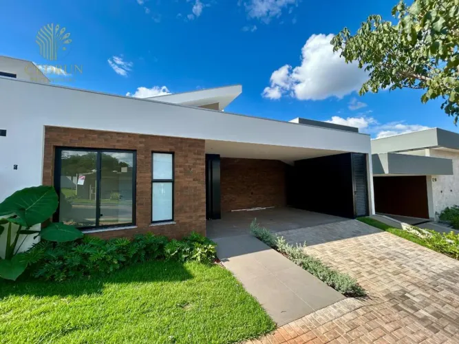 Casa à venda em Maringá, Parque Industrial, com 3 suítes, com 290 m², Condomínio Residenci