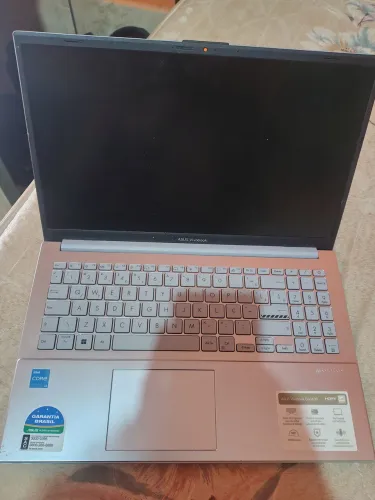 Notebook semi novo