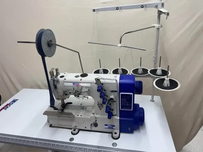 Máquina de Costura Galoneira (Cobertura) Industrial Nippon