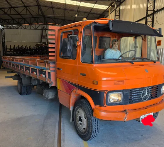 Mercedes Bens MB608 ano 78 alongado 
