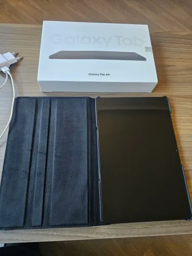 Vendo tablet Samsung A9+ 64 GB em estado de novo <br>Acompanha capa<br>R$ 1.100