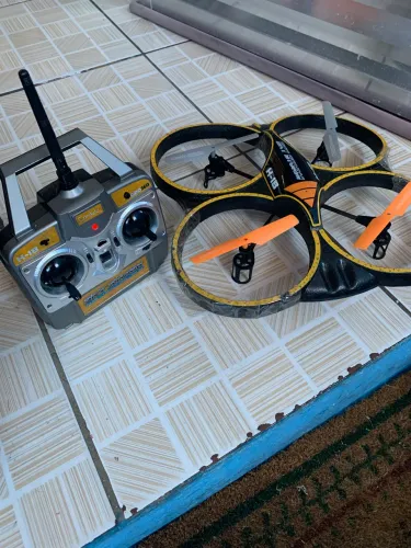 Drone Sky Storm H-18 2.4GHz Controle Remoto + Giro 360°