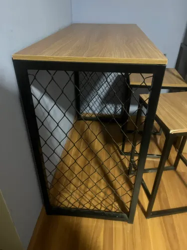 Mesa de sala com duas cadeiras - 90 cm