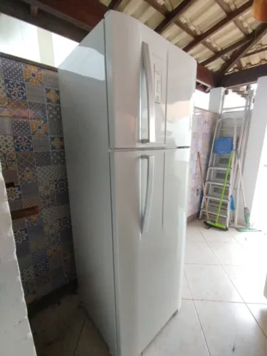 Geladeira Frost Free Eletrolux - 310 litros