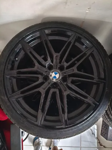 Vendo rodas aro 20 bmw Black piano