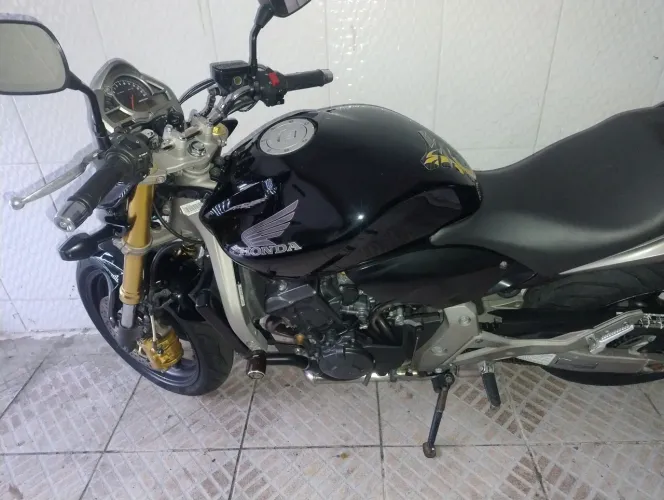Hornet 2008 original com apenas 31 mil km original