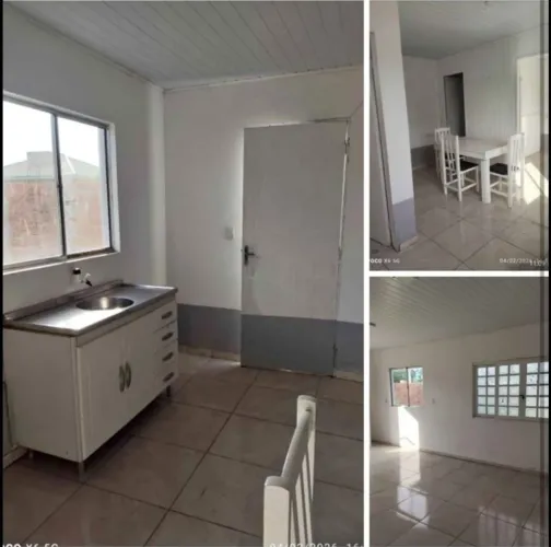 Alugo casa 2 dormitórios, com pátio, bem localizada,