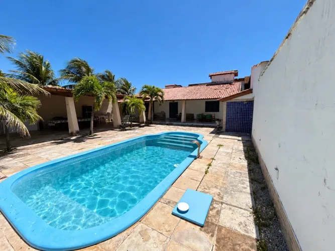Casa á venda na praia do presidio! 8 suítes, amplo terreno, porteira fechada
