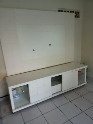 Painel e rack conjuto para sala. 