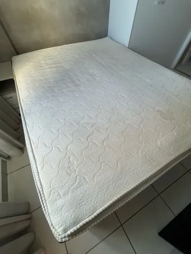 Cama queen: colchão + box bipartido
