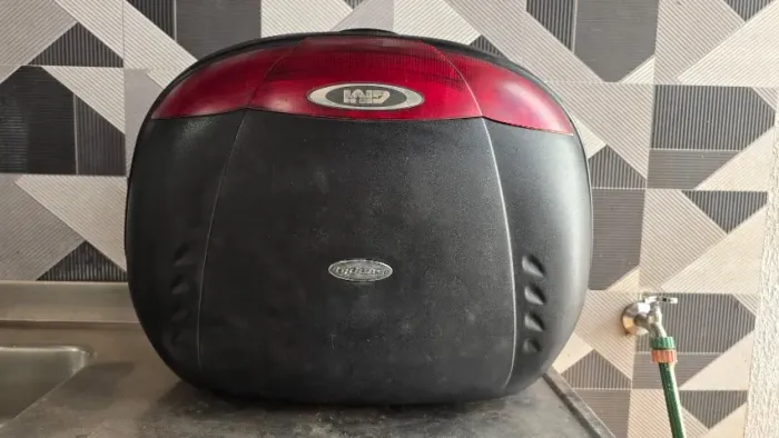 Baú / Bagageiro Givi Simply 45 Litros com base - R$ 300,00