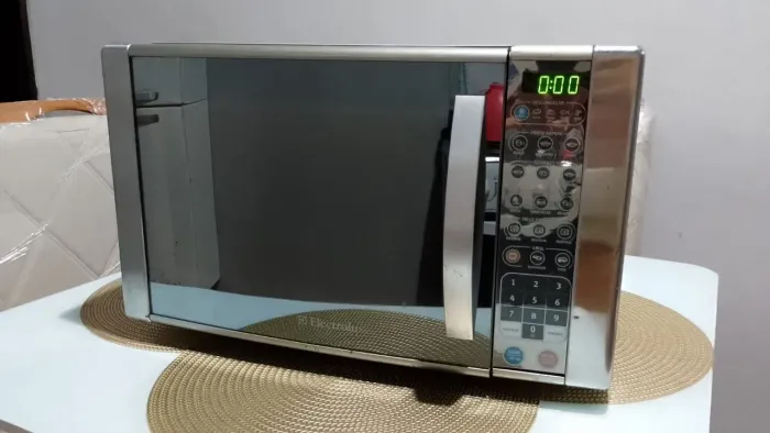 Microondas espelhado