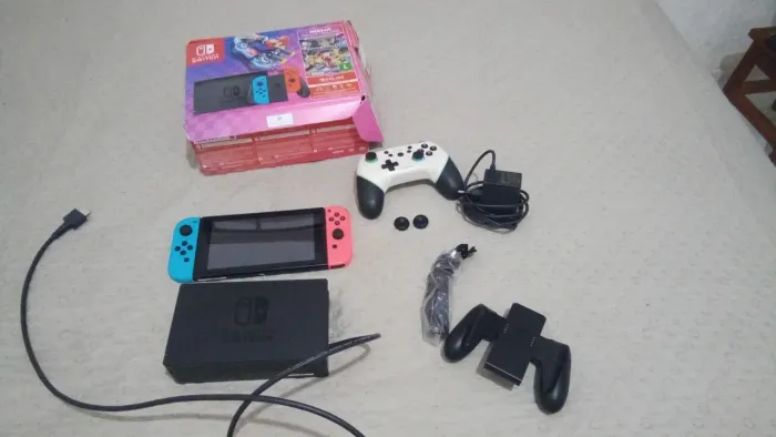 VENDE NINTENDO SWITCH V2 