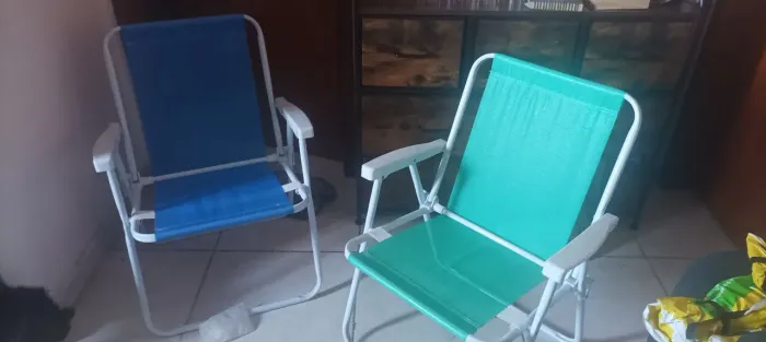 Duas cadeiras de praia novas