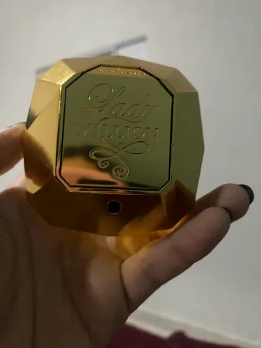 Perfume usado, cada um 150