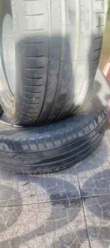 Vendo 2 pneus  aro 19 235/50 Pirelli 