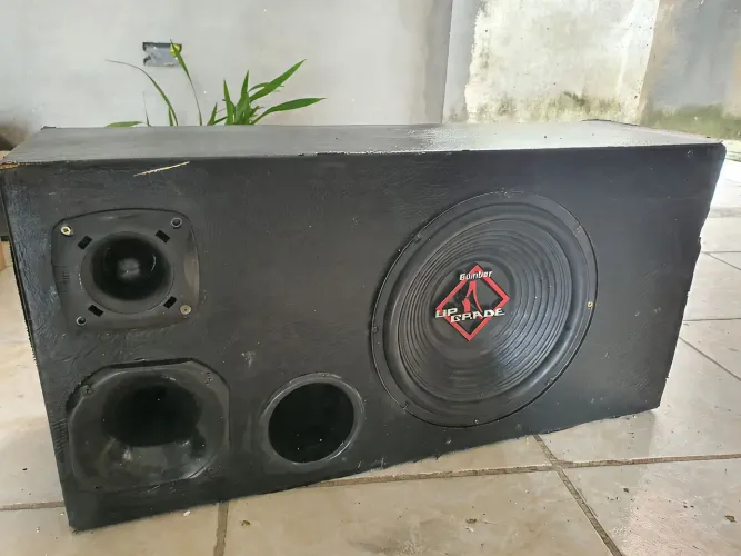 Caixa Trio Com Potência ( Amplificador )