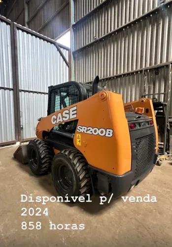 Mini carregadeira CASE 