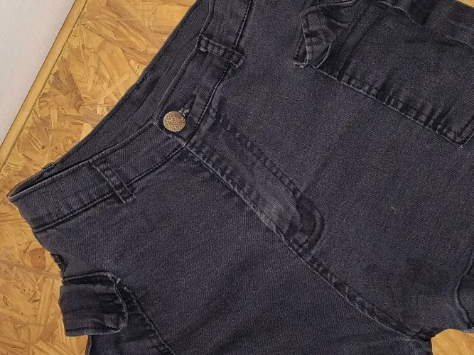 Short jeans