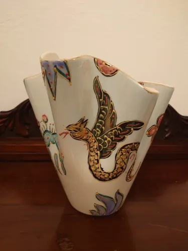 Vaso Antigo em Porcelana Asiática