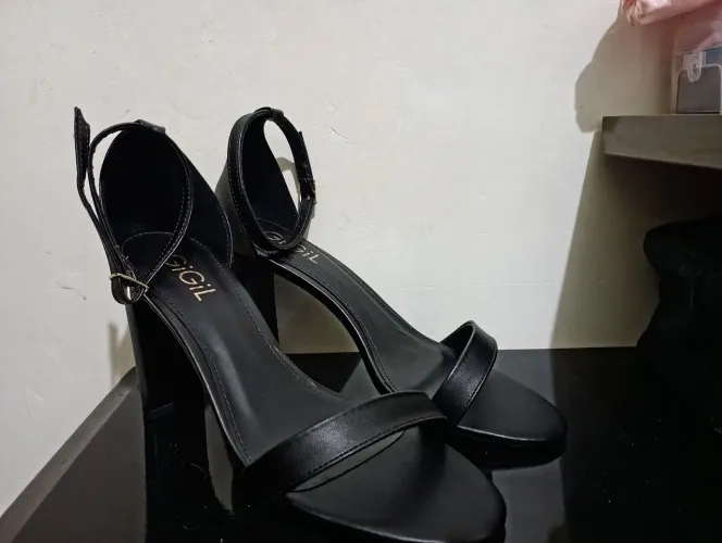 Sandália Salto Alto Grosso Gisele Clássico Original GiGiL Preto